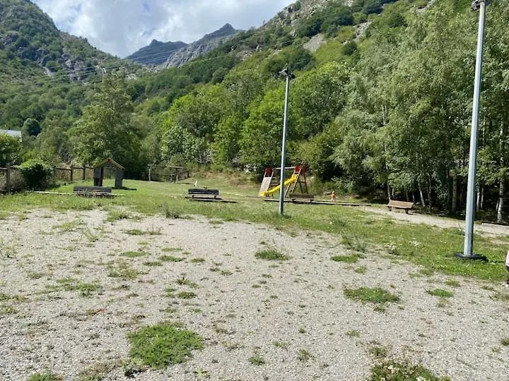 Chalet Chaleureux L'Hospitalet Pres L'Andorre . 0*, LʼHospitalet-près-lʼAndorre